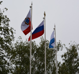 В Саратове состоялась торжественная церемония поднятия российского триколора